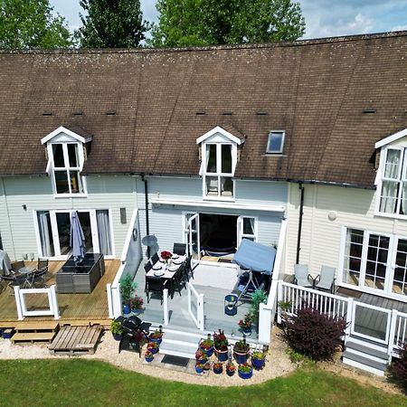 Luxury Kingfisher Lodge, Isis Lake, Within The Cotswold Waterpark Cirencester Buitenkant foto