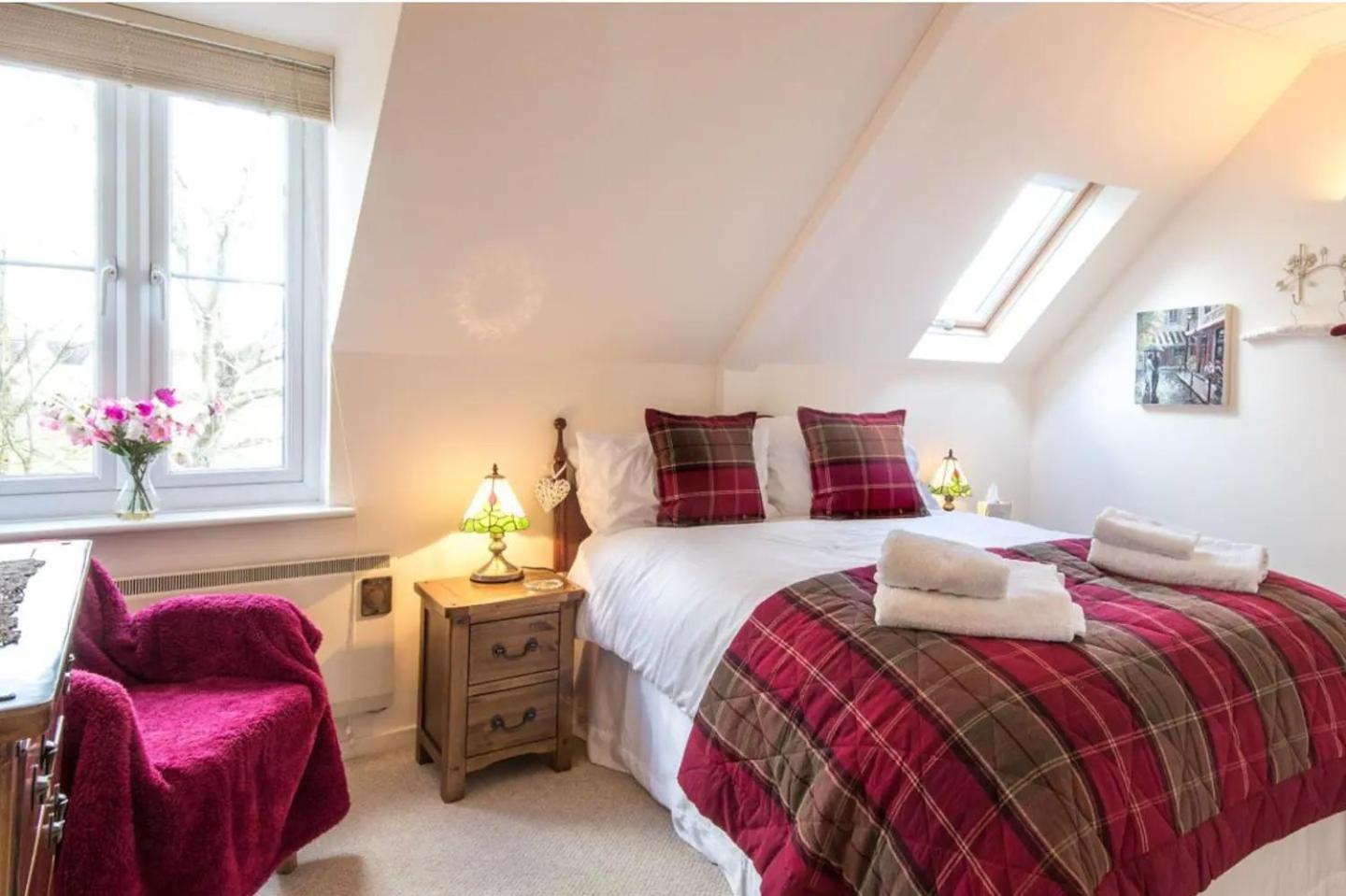 Luxury Kingfisher Lodge, Isis Lake, Within The Cotswold Waterpark Cirencester Buitenkant foto