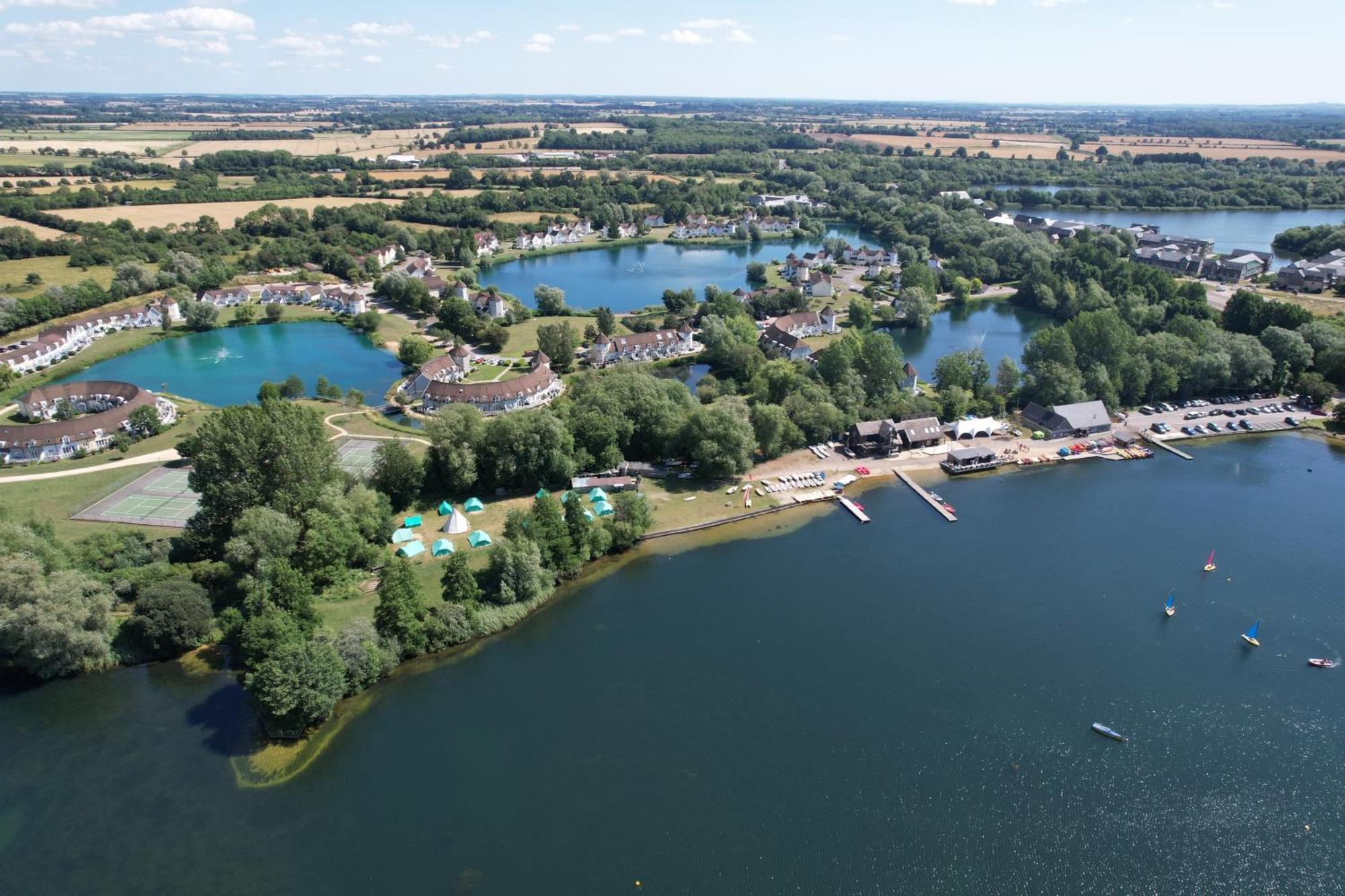 Luxury Kingfisher Lodge, Isis Lake, Within The Cotswold Waterpark Cirencester Buitenkant foto