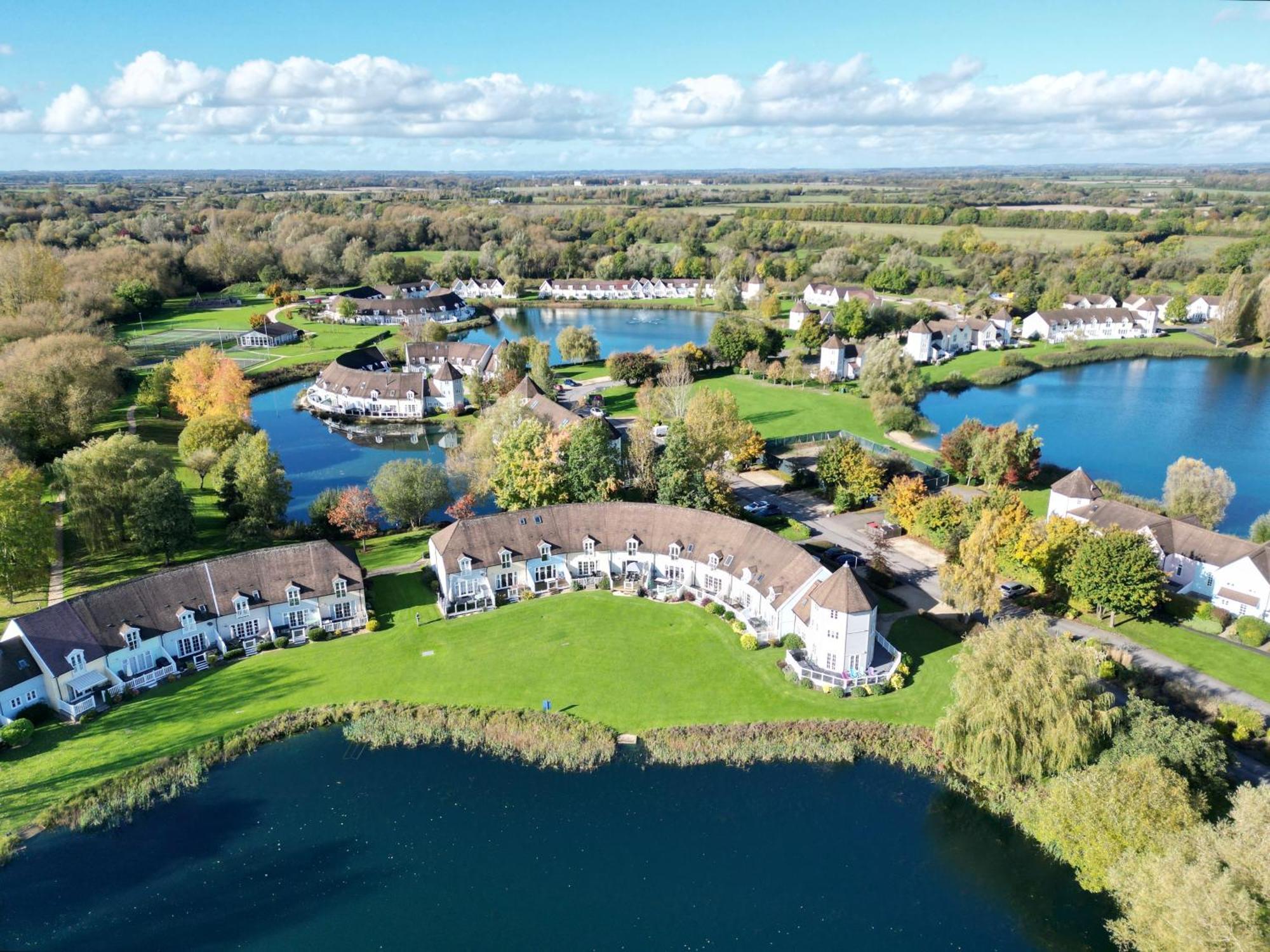 Luxury Kingfisher Lodge, Isis Lake, Within The Cotswold Waterpark Cirencester Buitenkant foto