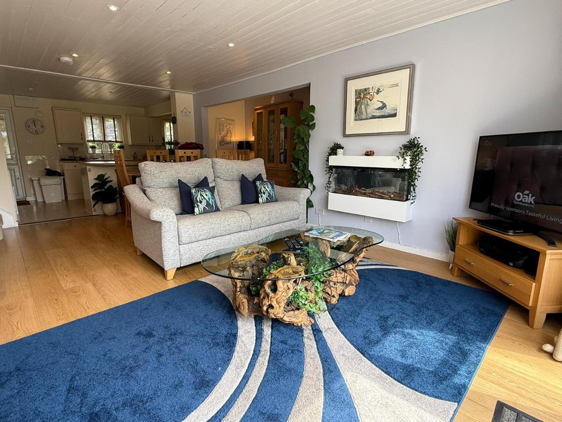 Luxury Kingfisher Lodge, Isis Lake, Within The Cotswold Waterpark Cirencester Buitenkant foto