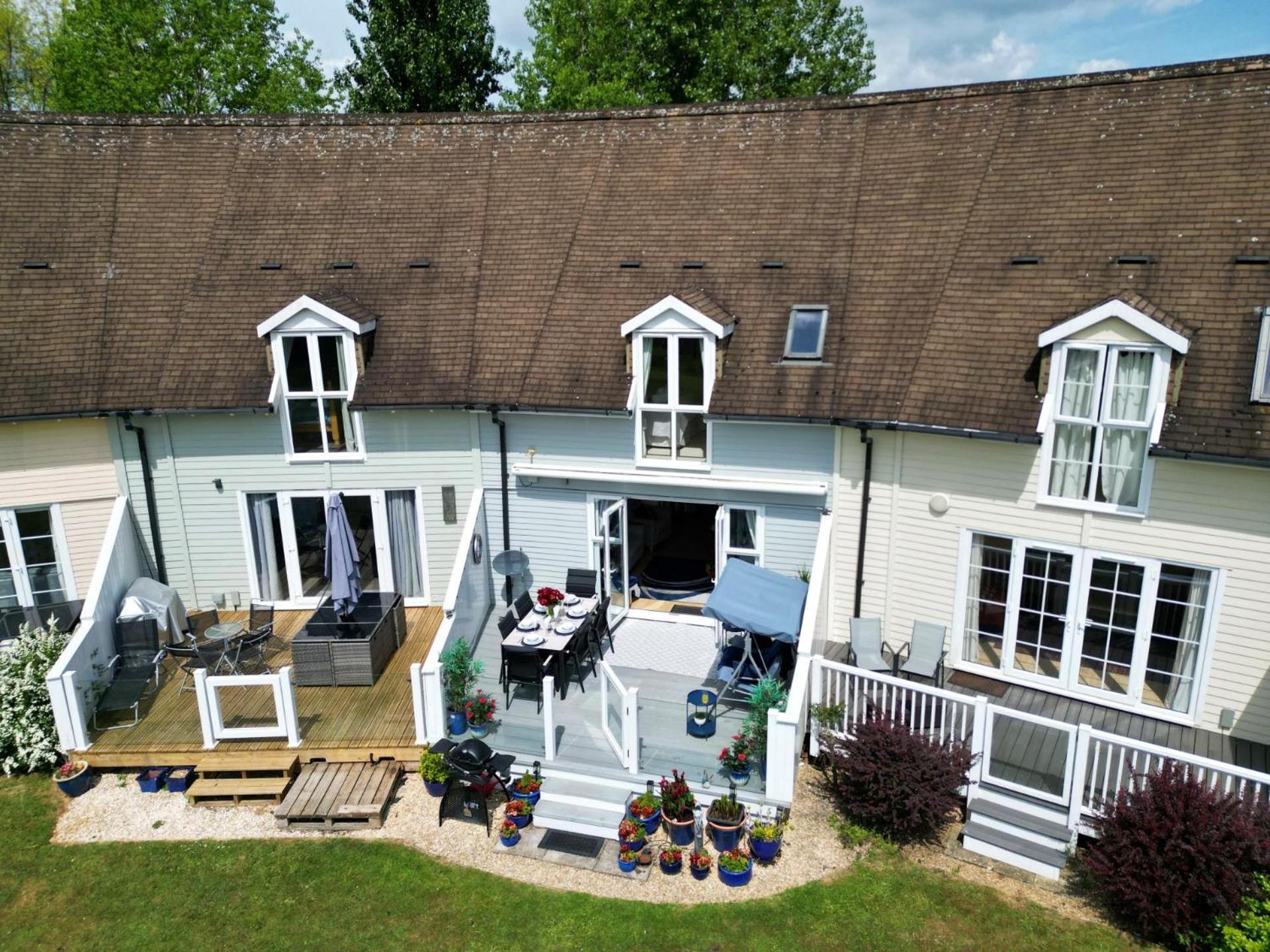 Luxury Kingfisher Lodge, Isis Lake, Within The Cotswold Waterpark Cirencester Buitenkant foto
