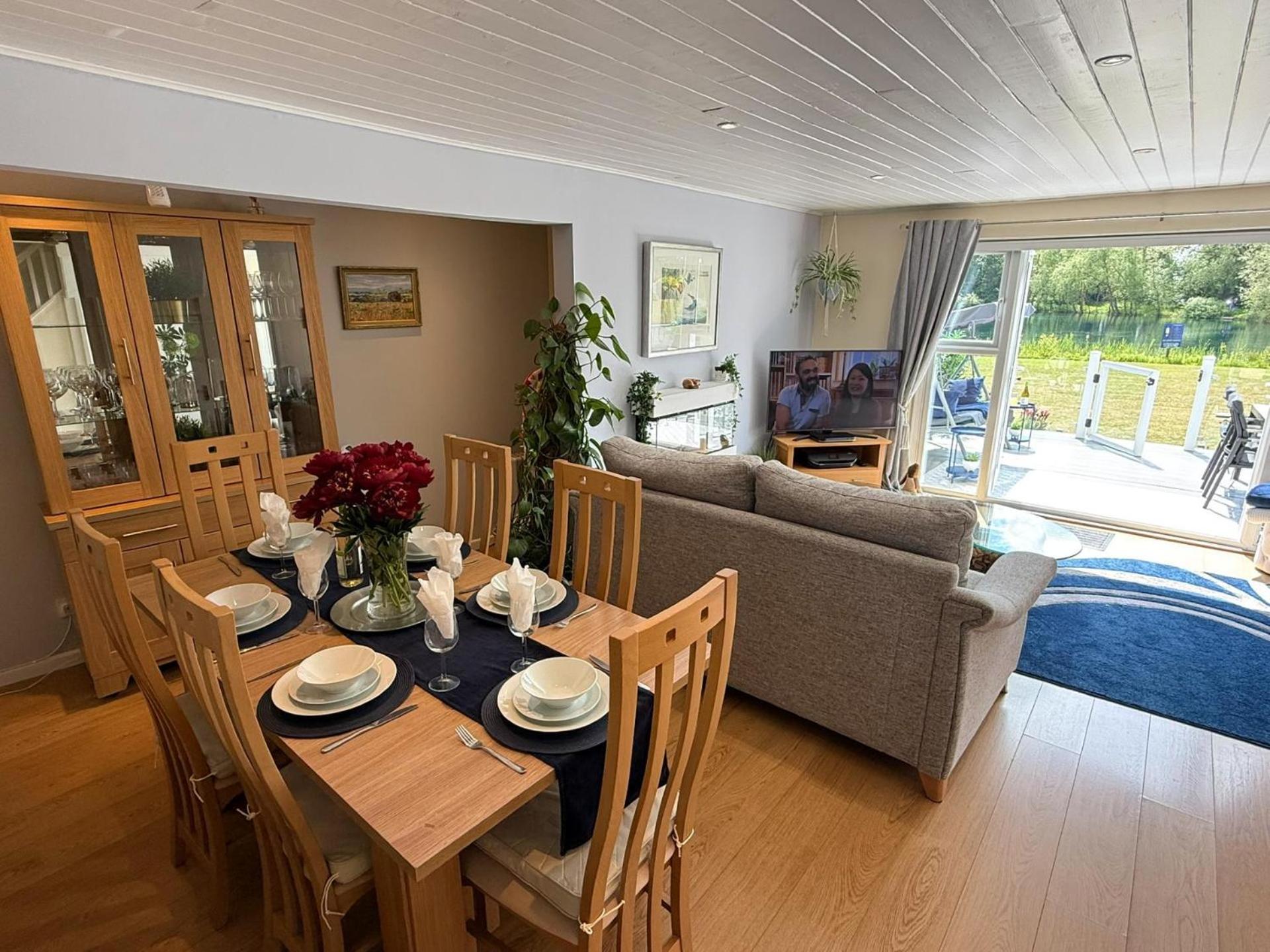 Luxury Kingfisher Lodge, Isis Lake, Within The Cotswold Waterpark Cirencester Buitenkant foto